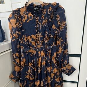 Gorgeous chiffon dress with lining NWT
